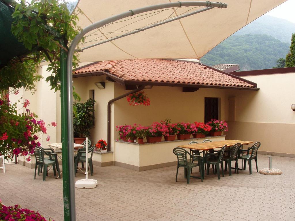 Albergo Sala Вальброна Экстерьер фото